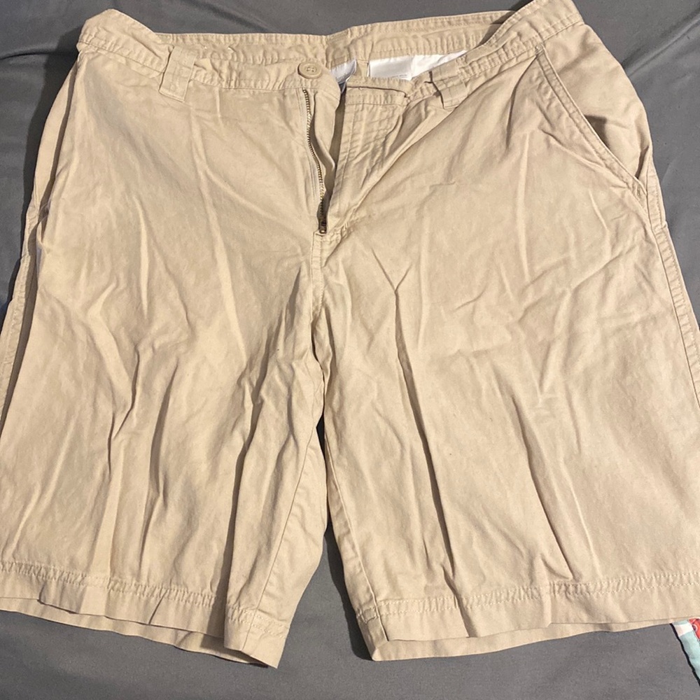 Mens Columbia shorts size 34